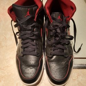 Noke Air Jordan's men's size 11.5